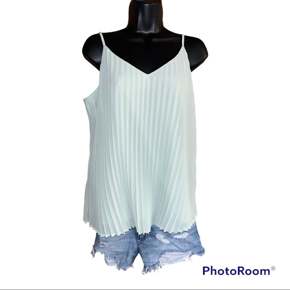 SOLD ON VINTED - Mint green tank